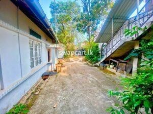 Land with house for sale in Dehiwala